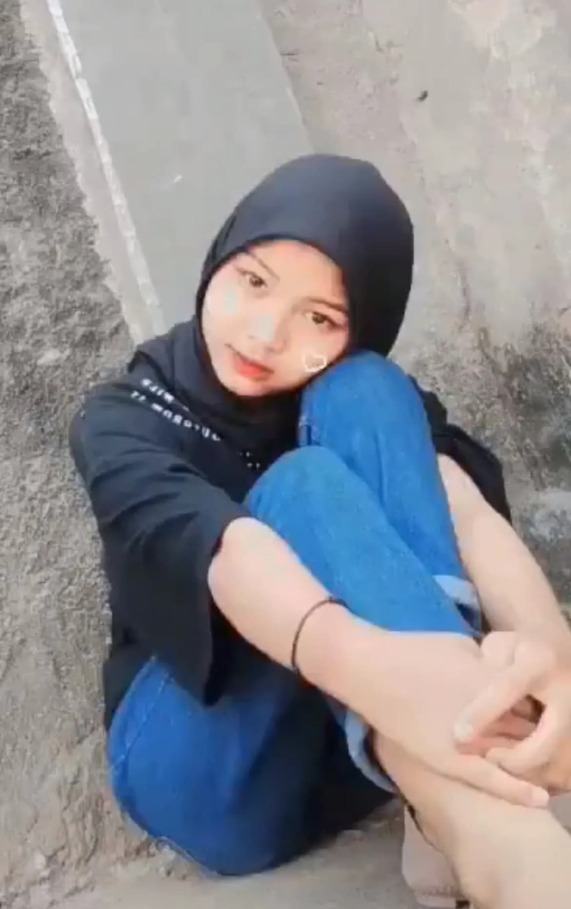 Hijabi girl takes big dick and hardcore sex